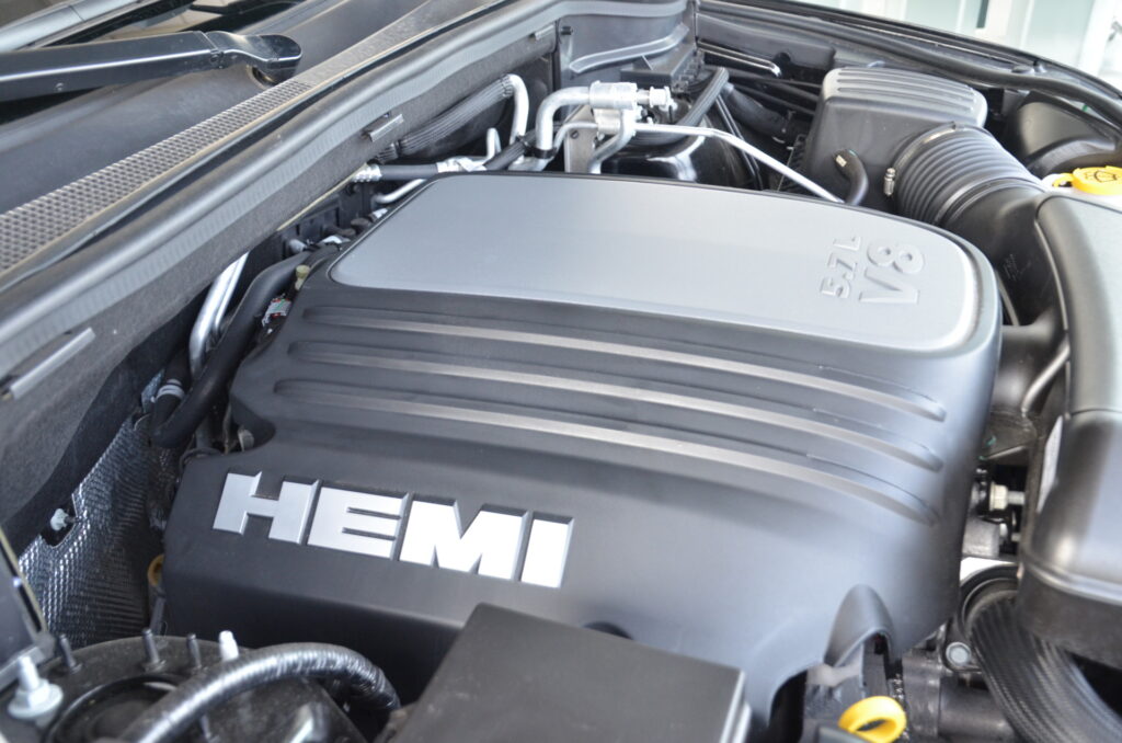 【ダッジの代名詞】V8 HEMIエンジン搭載！デュランゴR/T 未登録新車　ブラックトップPKG店頭販売中！！
