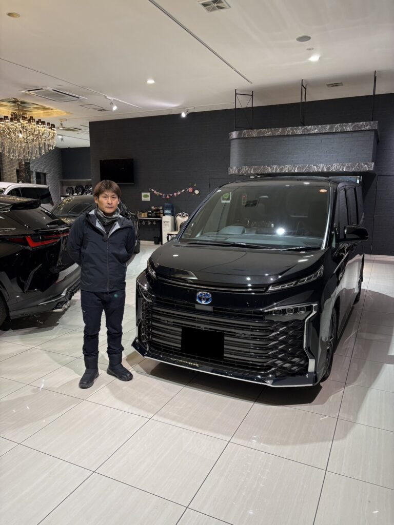 エムズスピード埼玉 納車情報★　埼玉県の【T様】に 　VOXY　ハイブリッドをご納車🎵