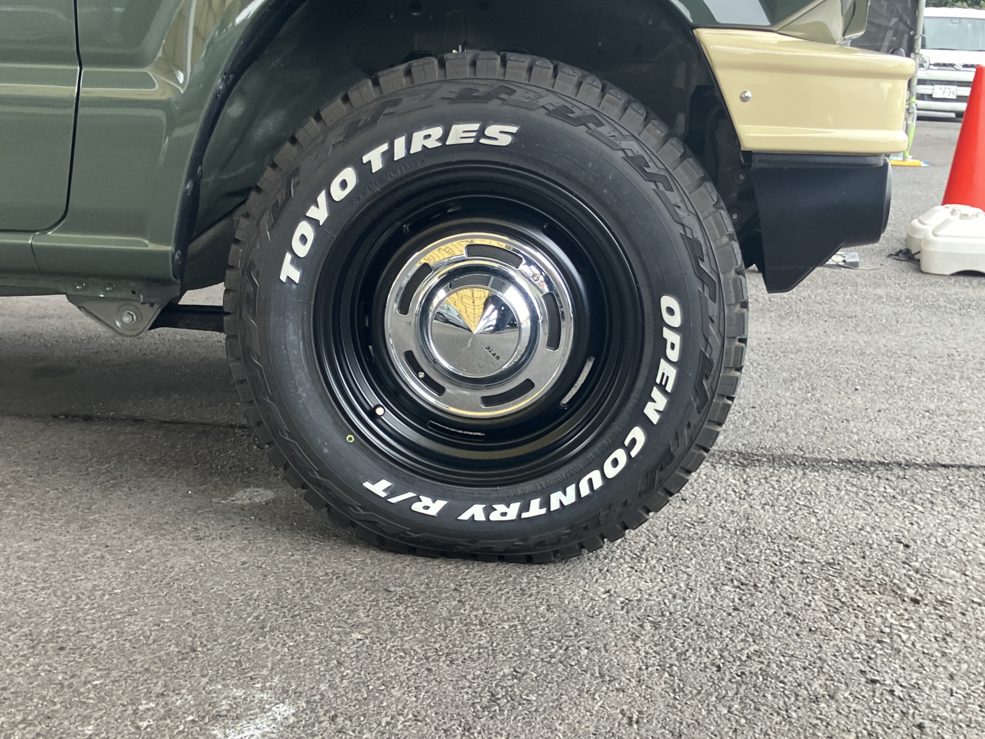 横浜市にお住まいのN様にジムニーをご納車いたしました。